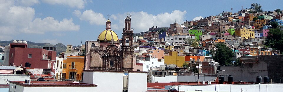 Panoramic view of Guanajuato surrounded by hills