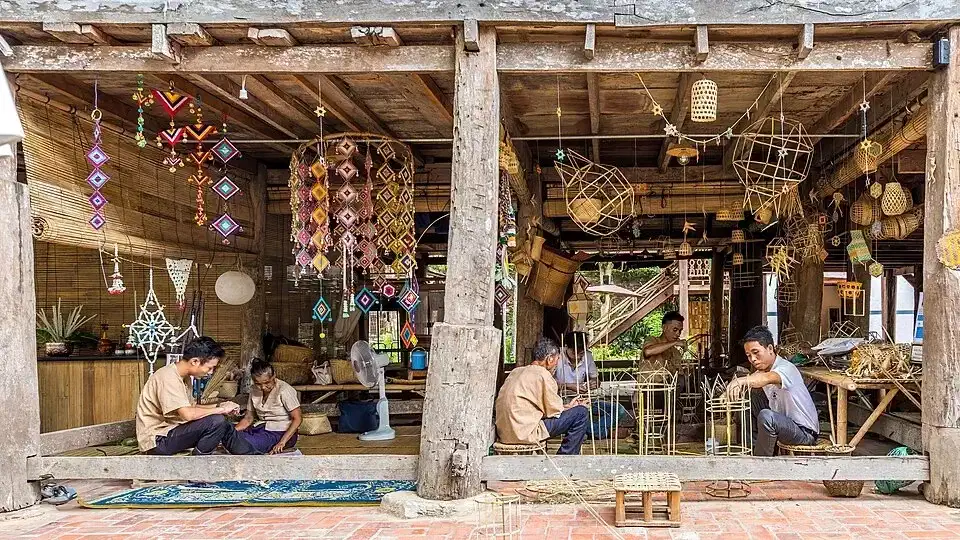 Traditional weaving and handicrafts at Heuan Chan Heritage House