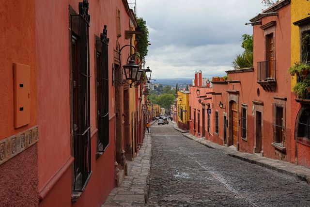 San Miguel de Allende Mexico: Colorful Colonial City