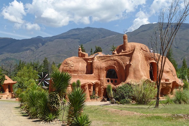 Casa Terracota, a clay sculpture house near Villa de Leyva shaped like organic domes