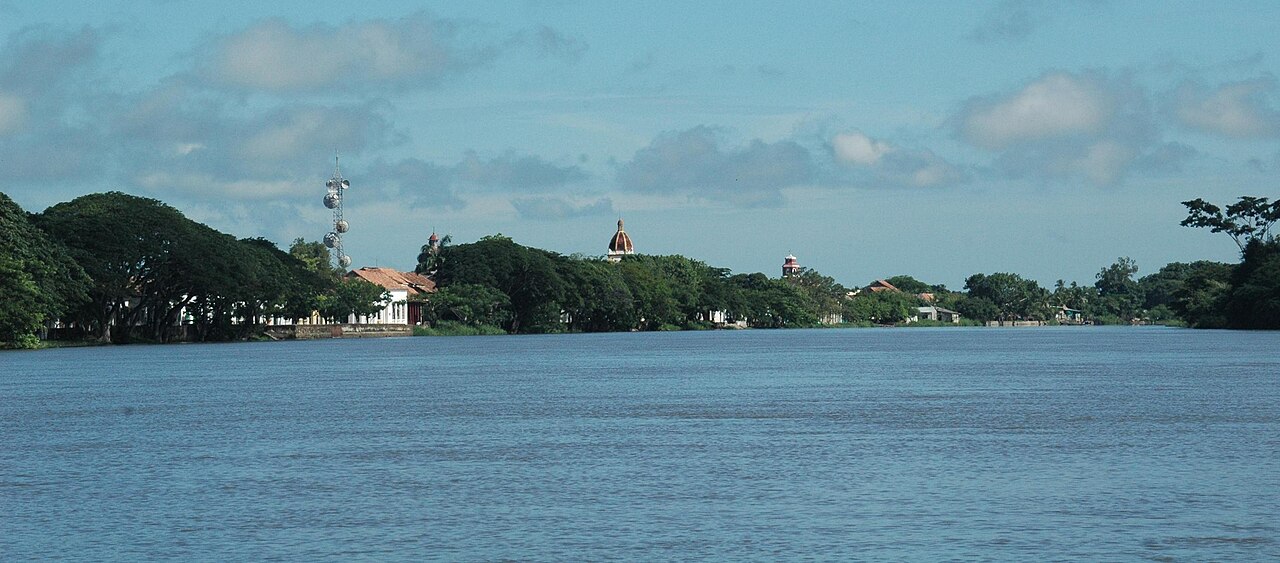 View of the Magdalena River from the town